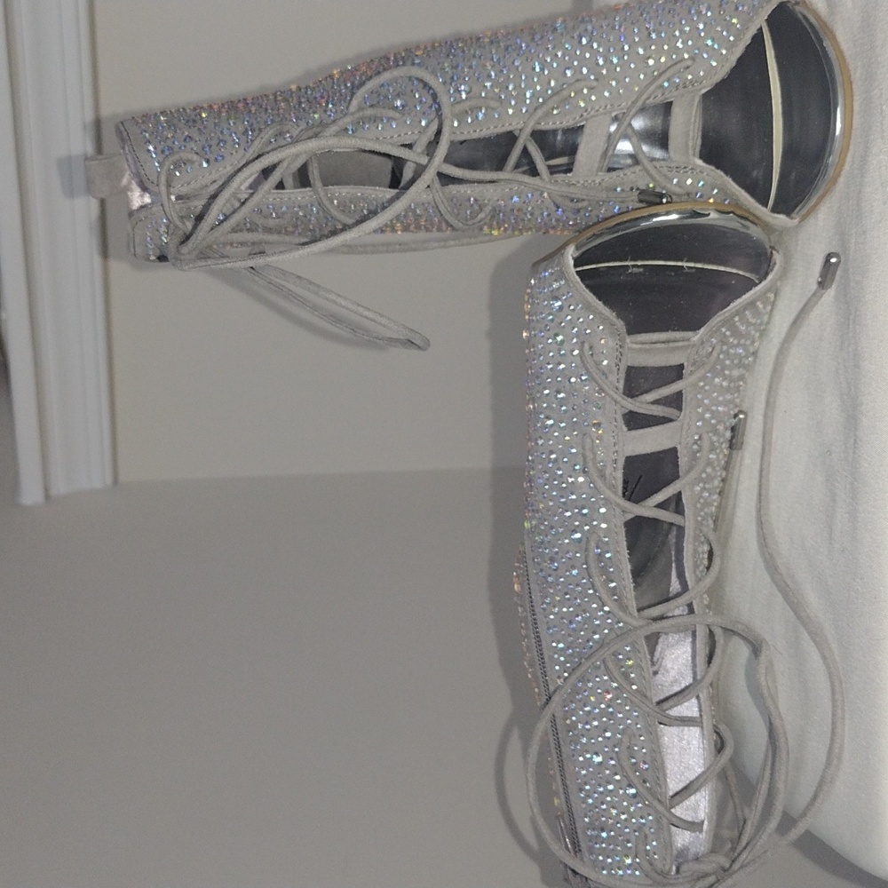 Shoes - Picture 3 of 8